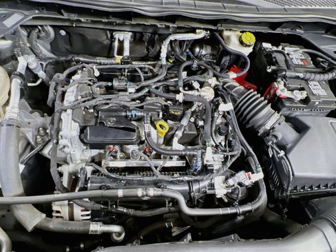 Used 2020 Ford Escape SE image 30