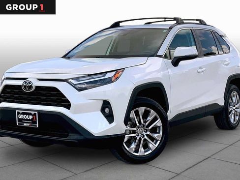 Used 2022 Toyota RAV4 XLE Premium FWD image 1