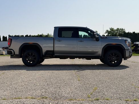 Used 2026 GMC Sierra 3500 AT4 w/ AT4 Premium Plus Package AWD/4WD image 2