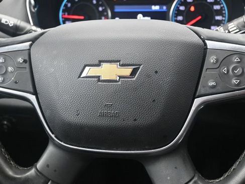 Used 2023 Chevrolet Traverse LT image 16