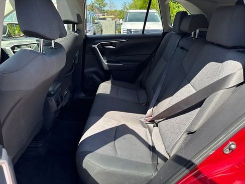 Used 2019 Toyota RAV4 XLE w/ All Weather Liner Package AWD/4WD image 25