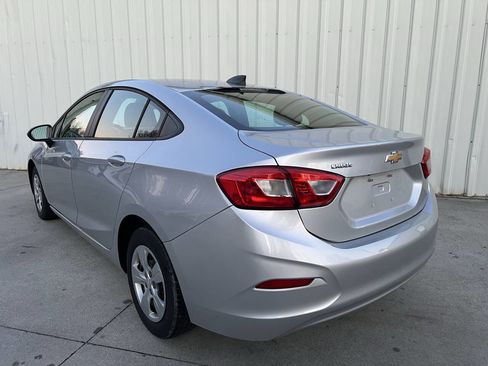 Used 2018 Chevrolet Cruze LS image 5