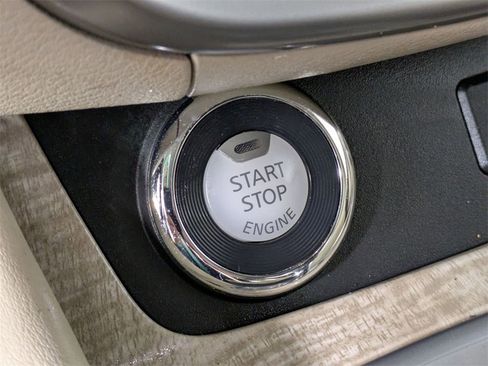 Used 2020 Nissan Murano SL w/ Cargo Package image 17