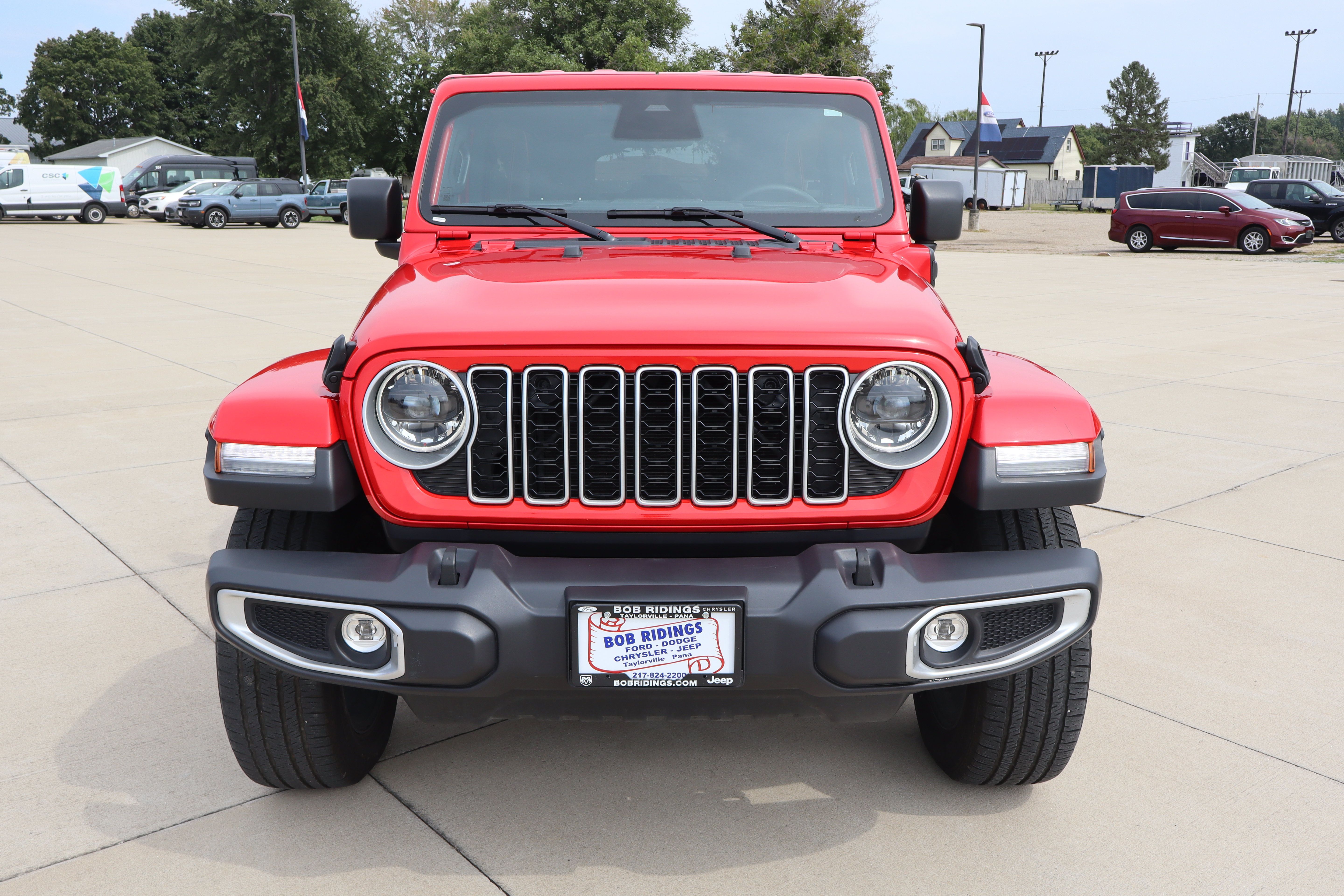 Used 2025 Jeep Wrangler Unlimited Sahara AWD/4WD image 2