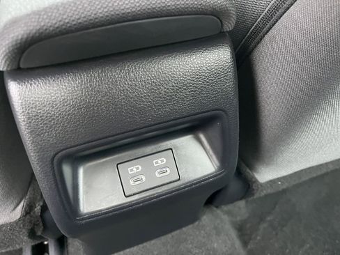 Used 2025 Toyota Corolla LE image 24