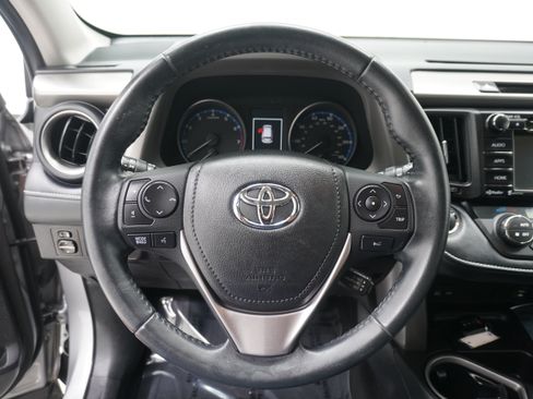 Used 2018 Toyota RAV4 XLE FWD image 15
