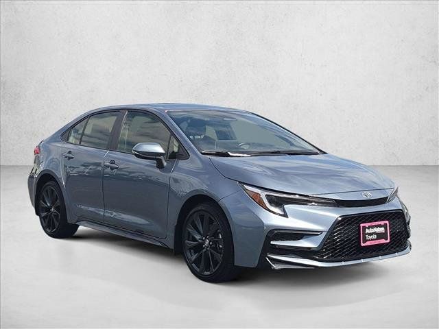 Used 2026 Toyota Corolla SE w/ SE Premium Package FWD image 3