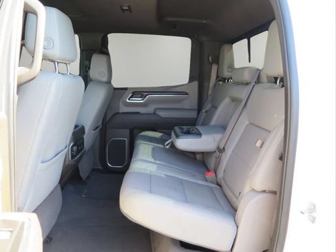 Used 2025 GMC Sierra 1500 SLT w/ SLT Premium Plus Package AWD/4WD image 23