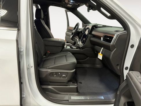 New 2026 GMC Yukon XL Denali w/ Sun & Power Step Package image 29