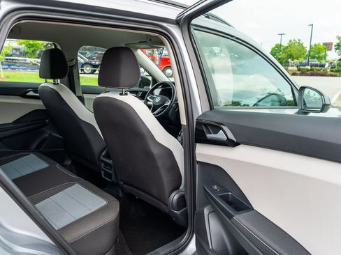 Used 2025 Volkswagen Taos S FWD image 13