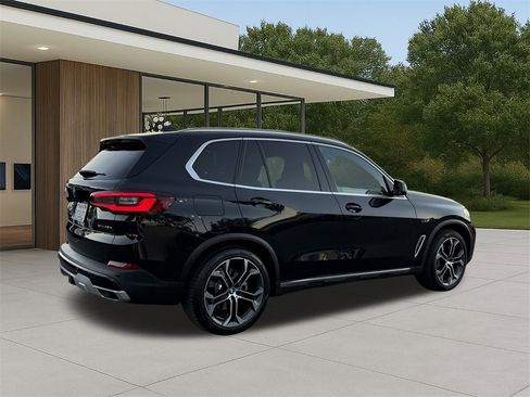 Certified 2022 BMW X5 xDrive45e w/ Climate Comfort Package image 7