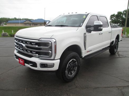 Used 2024 Ford F350 Platinum w/ Tremor Off-Road Package AWD/4WD image 11