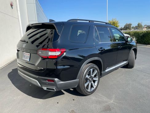 Used 2025 Honda Pilot Elite image 5