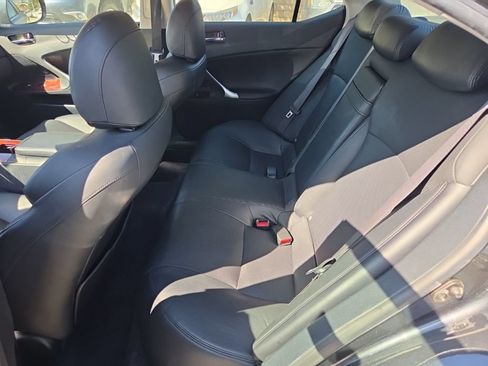 Used 2007 Lexus IS 250 w/ Premium Pkg RWD image 11