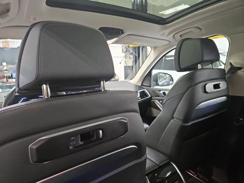 Used 2025 BMW X7 xDrive40i image 45