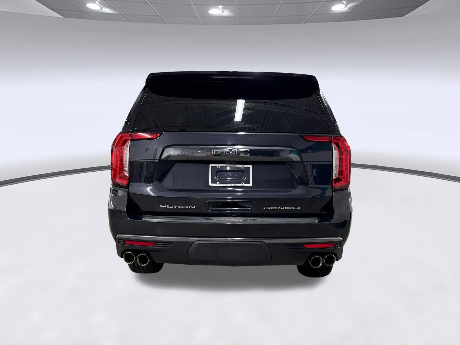 Used 2023 GMC Yukon XL Denali Ultimate AWD/4WD image 10