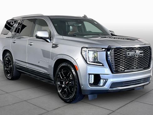 Used 2023 GMC Yukon Denali Ultimate AWD/4WD image 3