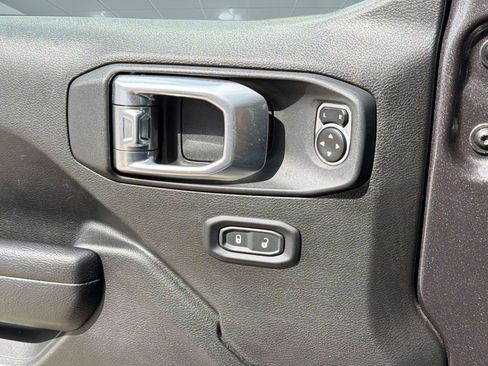 Used 2024 Jeep Wrangler Unlimited Rubicon image 13