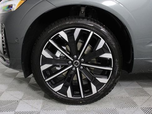 New 2026 Volvo XC60 B5 Ultra w/ Climate Package PRO image 13