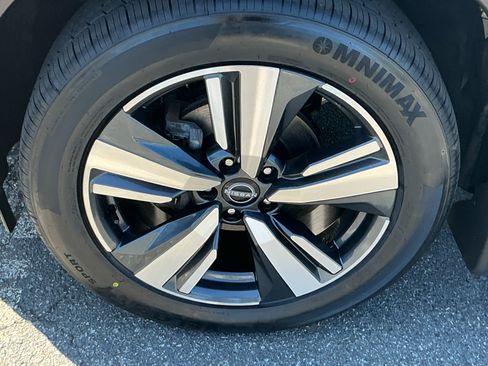 Certified 2023 Nissan Rogue SL AWD/4WD image 10