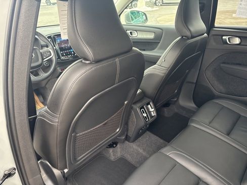 Certified 2025 Volvo XC40 B5 Plus image 35