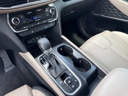 Used 2020 Hyundai Santa Fe SEL FWD image 25