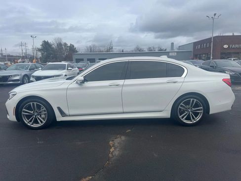 Used 2019 BMW 750i xDrive w/ Executive Package image 8