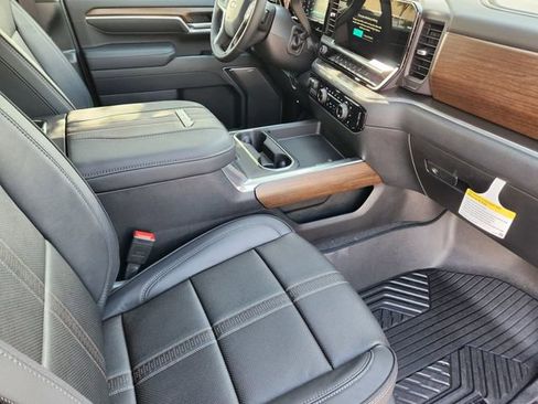 New 2026 Chevrolet Silverado 2500 High Country w/ High Country Premium Package AWD/4WD image 15