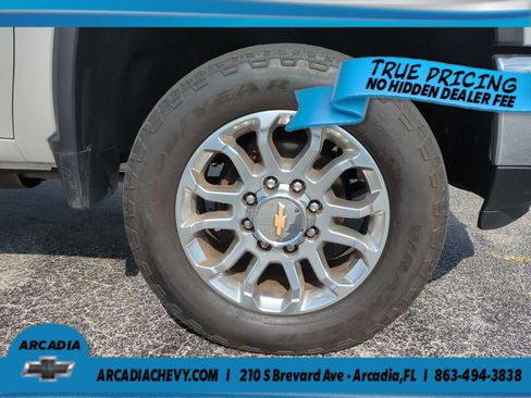 Used 2024 Chevrolet Silverado 2500 LTZ w/ LTZ Plus Package AWD/4WD image 11