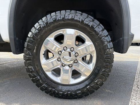 Used 2020 Chevrolet Silverado 2500 LTZ w/ LTZ Plus Package image 17