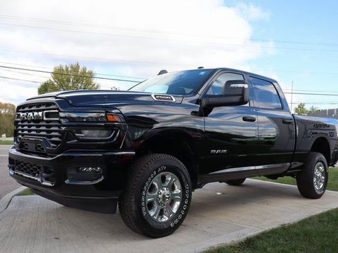 Used 2025 RAM 2500 Big Horn AWD/4WD image 7