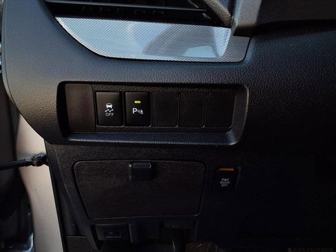 Certified 2019 Toyota Sienna SE Premium image 13