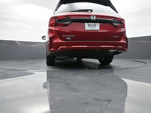 Certified 2025 Honda Odyssey Touring image 34