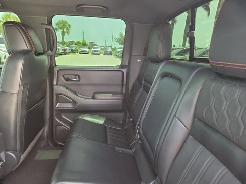 Used 2023 Nissan Frontier Pro-X w/ Pro-X Premium Package RWD image 11