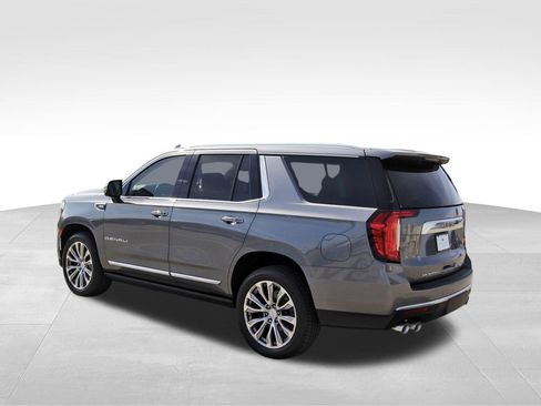 Used 2021 GMC Yukon Denali w/ Denali Premium Package image 3