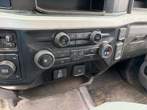 Used 2023 Ford F550 4x4 Regular Cab Super Duty image 8