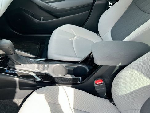 Certified 2022 Toyota Corolla LE FWD image 26