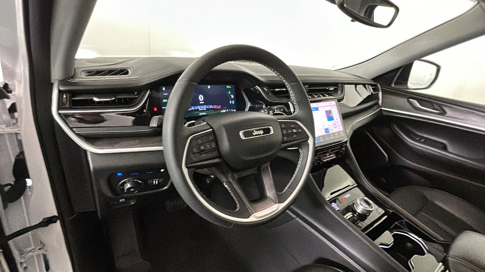 Used 2023 Jeep Grand Cherokee 4WD 4xe image 16