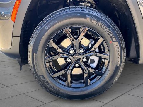 New 2026 Jeep Grand Cherokee Altitude AWD/4WD image 11