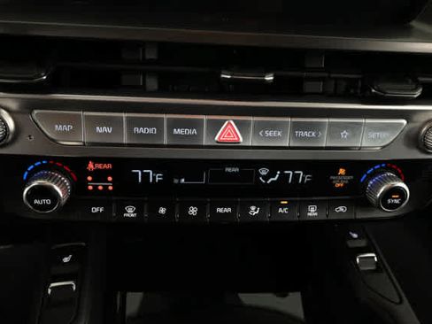 Used 2024 Kia Telluride S image 26