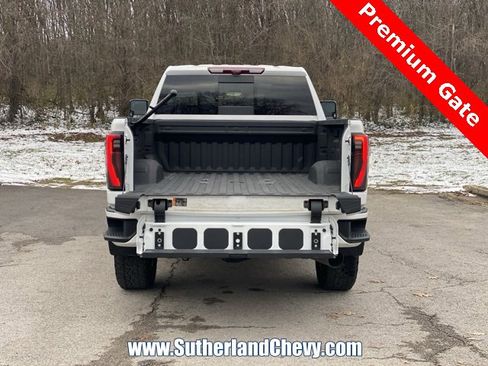 Used 2024 GMC Sierra 2500 AT4 w/ Technology Package image 18