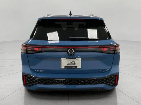 New 2026 Volkswagen Tiguan SEL R-Line image 4