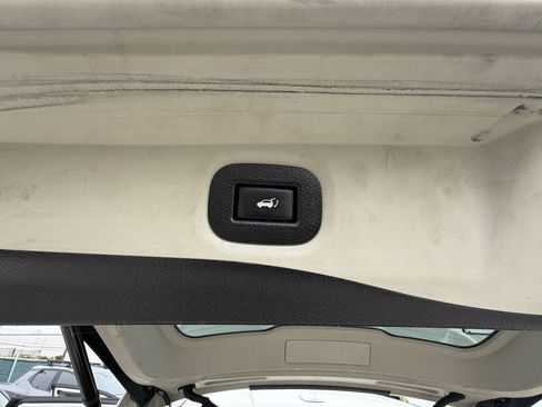 Used 2019 Nissan Rogue SV w/ Premium Package FWD image 17