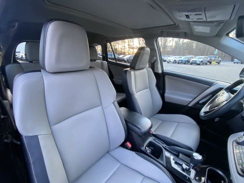 Used 2016 Toyota RAV4 Limited image 29