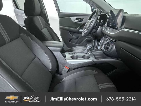 Certified 2025 Chevrolet Blazer LT AWD/4WD image 27