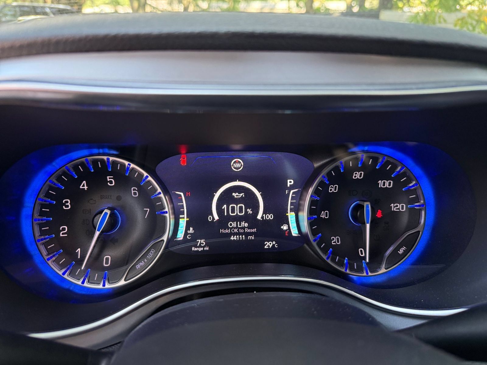 Used 2025 Chrysler Pacifica Limited FWD image 40