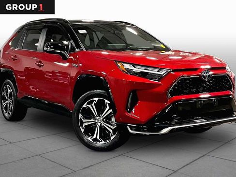 Used 2024 Toyota RAV4 XSE AWD/4WD image 3