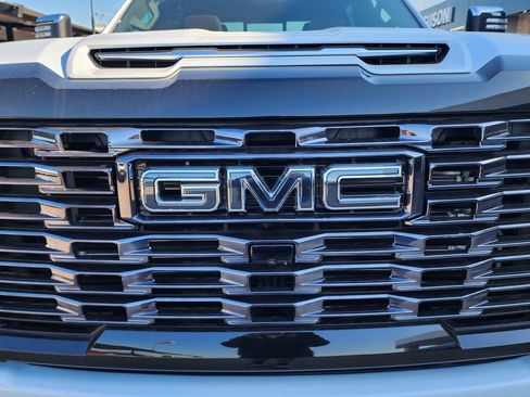 New 2026 GMC Sierra 2500 Denali Ultimate w/ Max Trailering Package AWD/4WD image 9