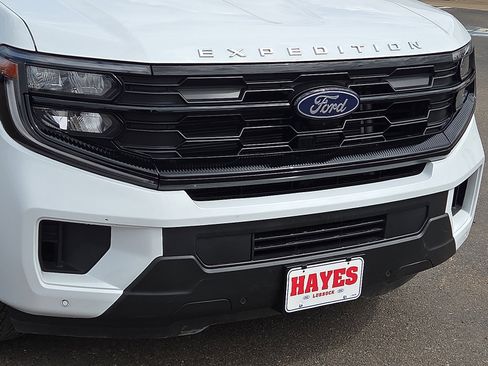 Used 2025 Ford Expedition Active image 6