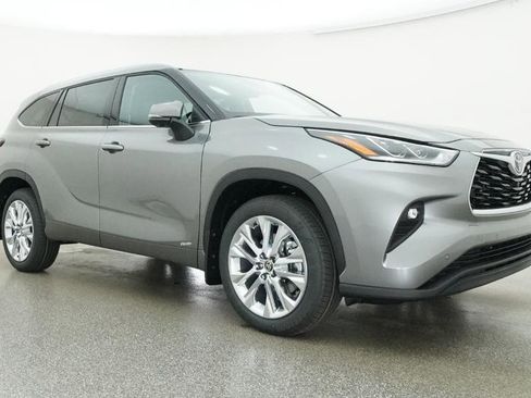 New 2026 Toyota Highlander Limited AWD/4WD image 32